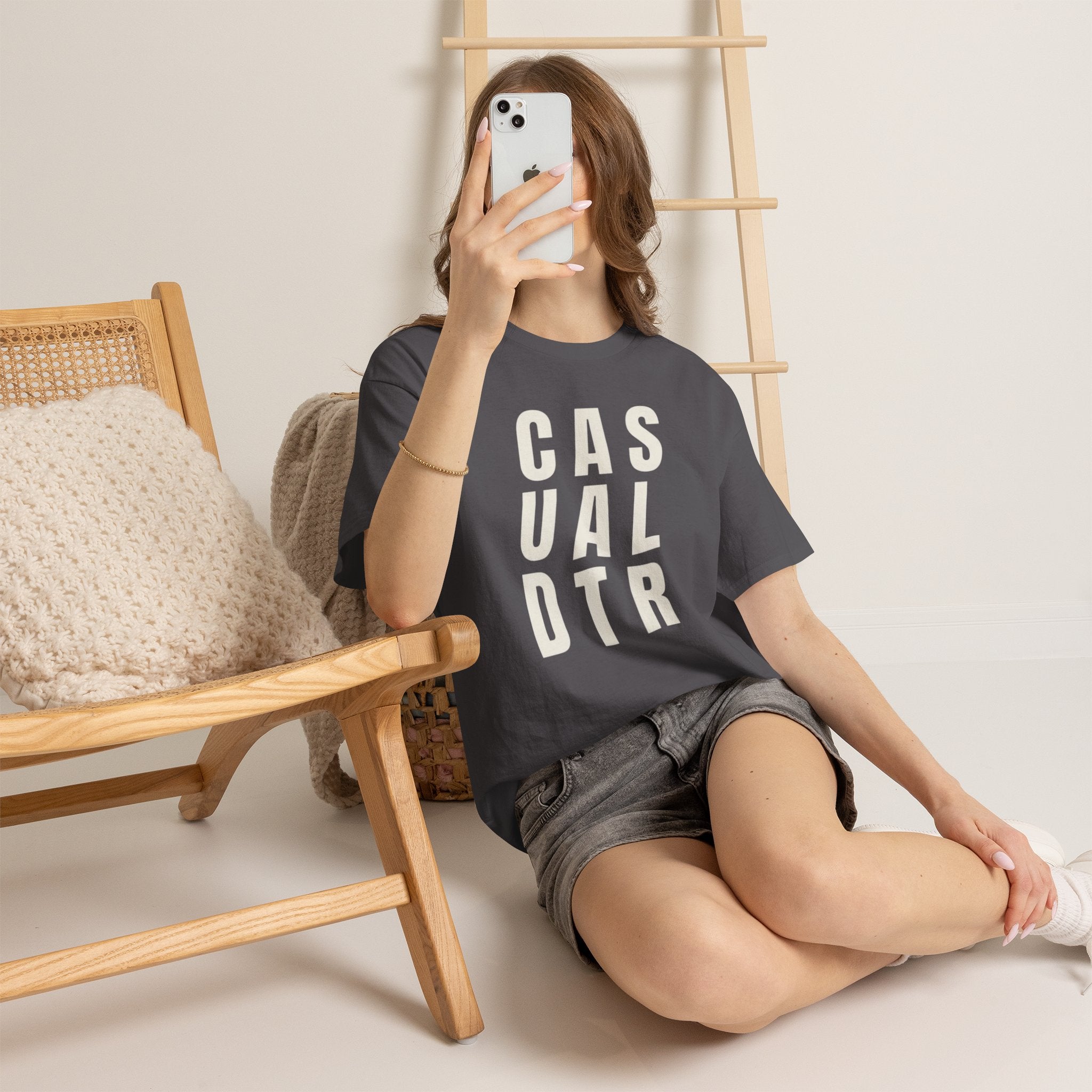 Casual Detour Graphic Tee — Vertical Text Black T‑Shirt